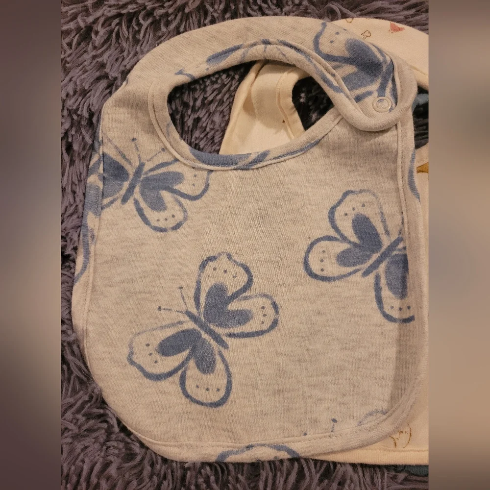 NWOT 5 Assorted Baby Bib Set